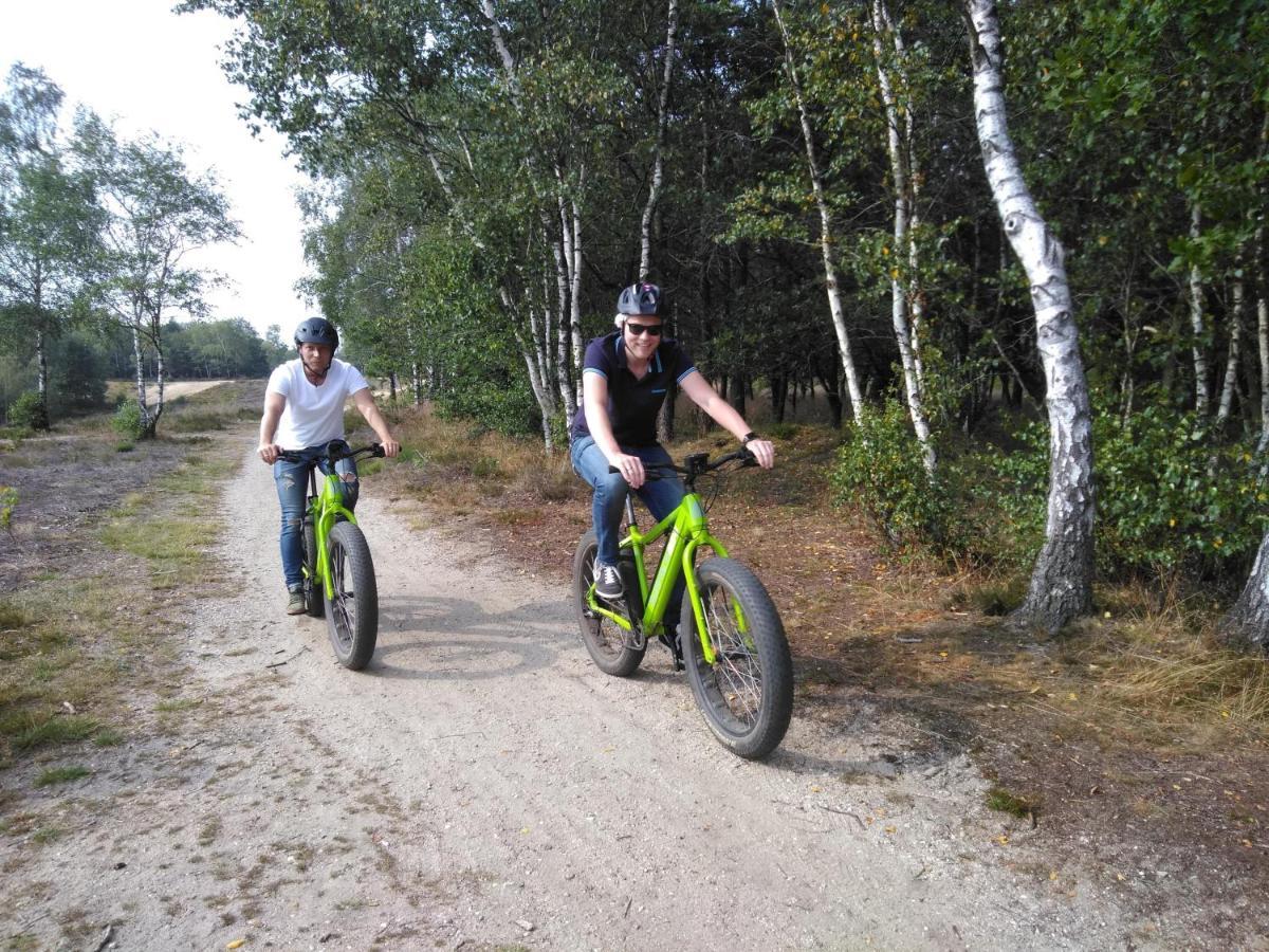 Chalet Op De Veluwe # Berk Putten Eksteriør billede